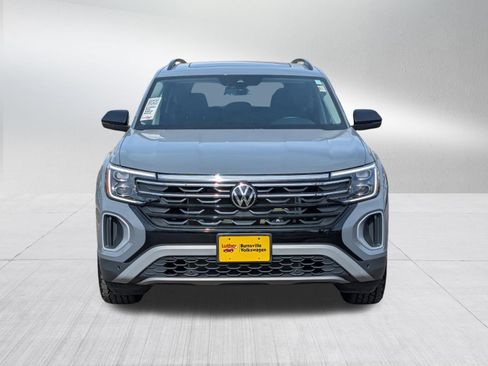 Certified 2025 Volkswagen Atlas Peak Edition SE AWD/4WD image 2