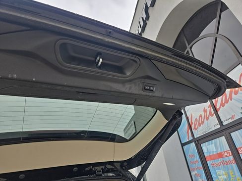 Used 2024 BMW X7 xDrive40i w/ Climate Comfort Package image 93