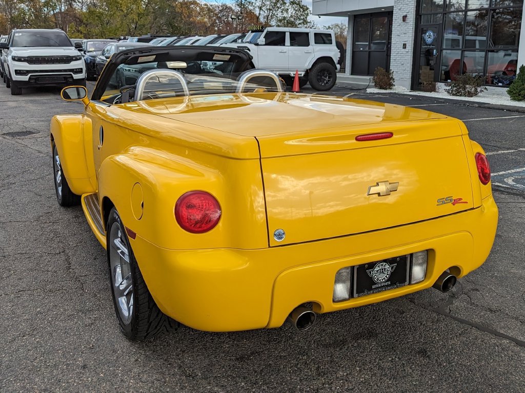 Used 2004 Chevrolet SSR w/ Preferred Equipment Group RWD image 33