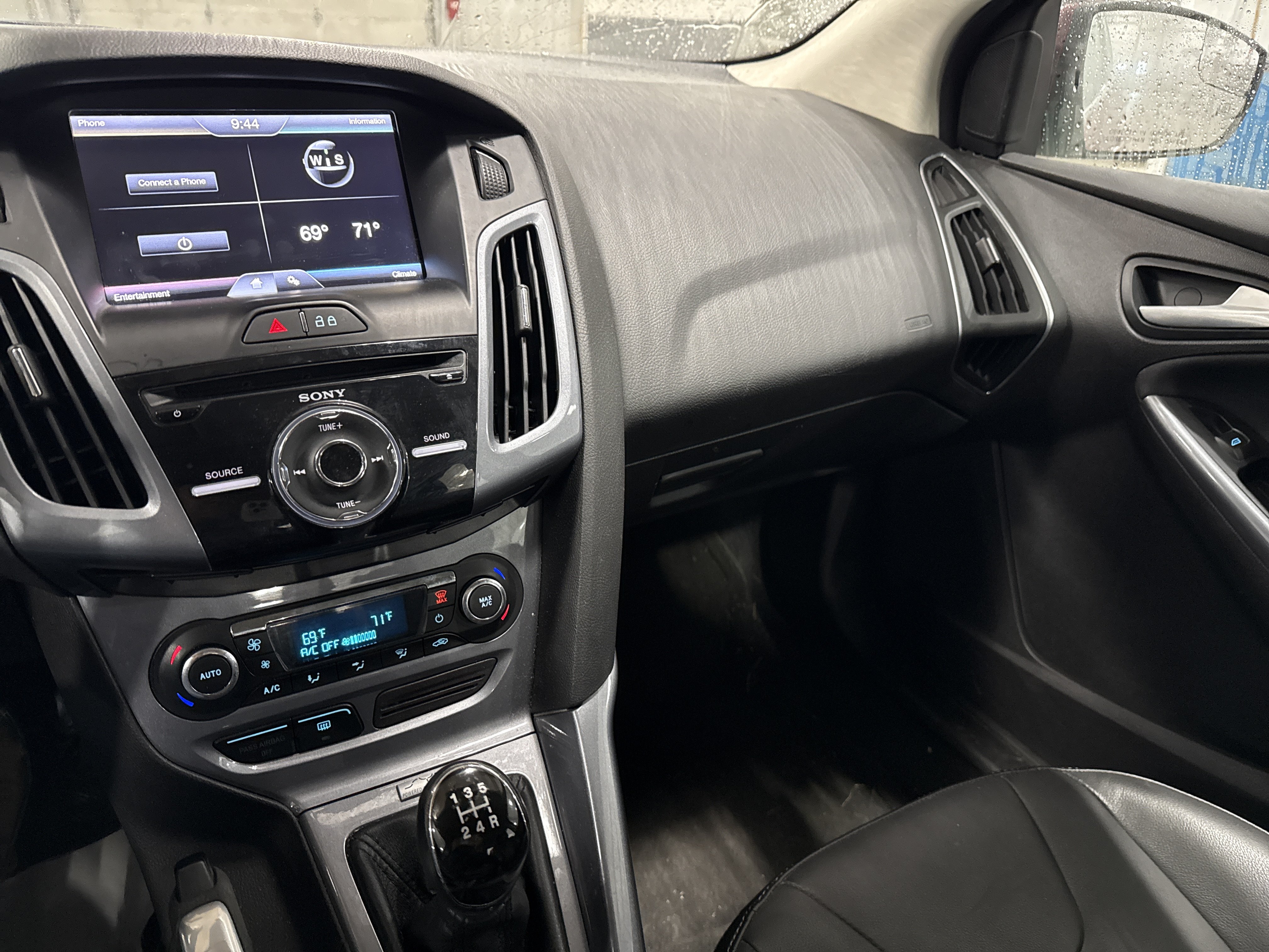 Used 2013 Ford Focus Titanium FWD image 11