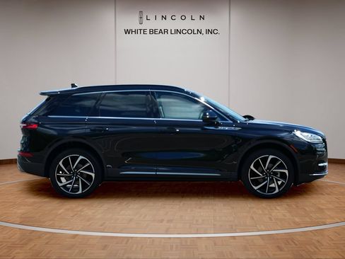 Used 2025 Lincoln Corsair Reserve w/ Equipment Group 202A AWD/4WD image 4