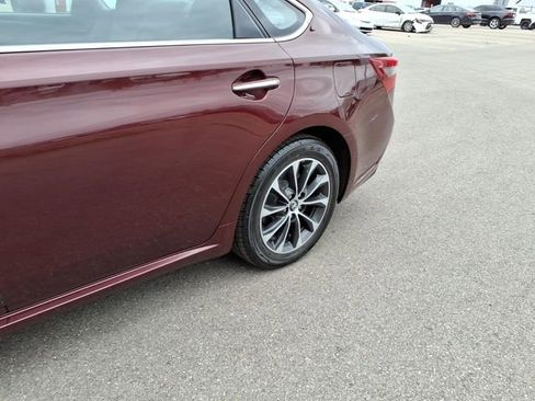 Used 2017 Toyota Avalon XLE Premium w/ All Weather Liner Package FWD image 5