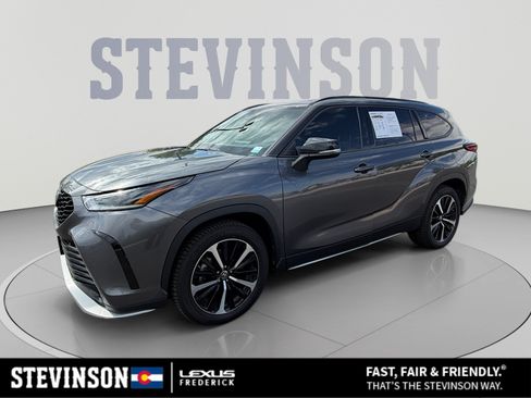 Used 2021 Toyota Highlander XSE AWD/4WD image 1