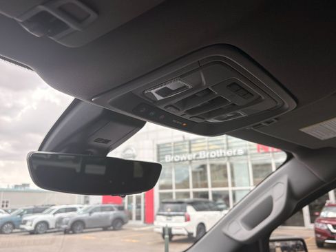 Used 2022 Chevrolet Silverado 1500 LTZ w/ LTZ Premium Package AWD/4WD image 29