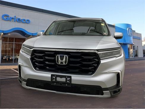 New 2025 Honda Pilot EX-L image 10