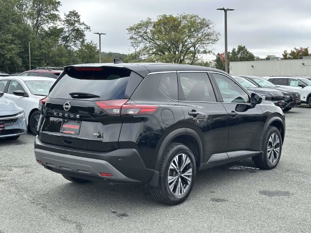 Used 2023 Nissan Rogue SV FWD image 2