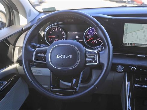 Certified 2024 Kia Carnival EX image 15