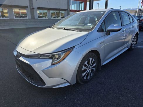 Used 2021 Toyota Corolla LE image 3