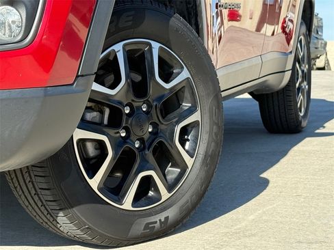 Used 2020 Jeep Compass Trailhawk w/ Leather Interior Group image 2