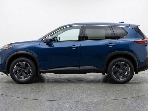 Used 2025 Nissan Rogue SV AWD/4WD image 3