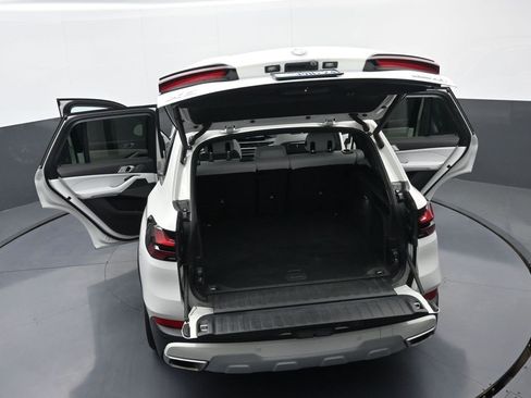 Used 2024 BMW X5 xDrive40i w/ Premium Package image 43