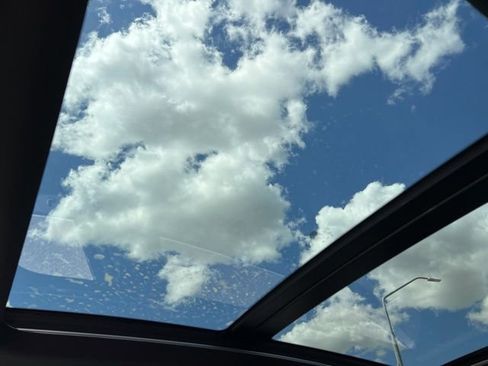 Used 2023 BMW X1 xDrive28i image 13