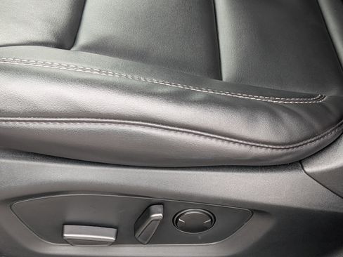 Used 2023 Ford Explorer XLT w/ Equipment Group 202A image 11