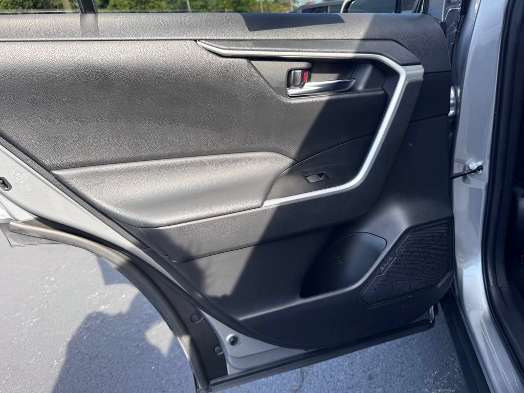Used 2024 Toyota RAV4 XLE FWD image 26