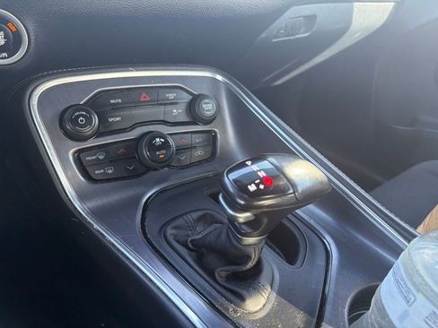 Used 2018 Dodge Challenger R/T RWD image 10