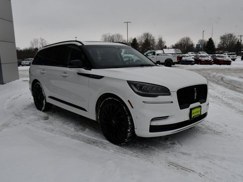 Used 2023 Lincoln Aviator Reserve w/ Equipment Group 201A image 9