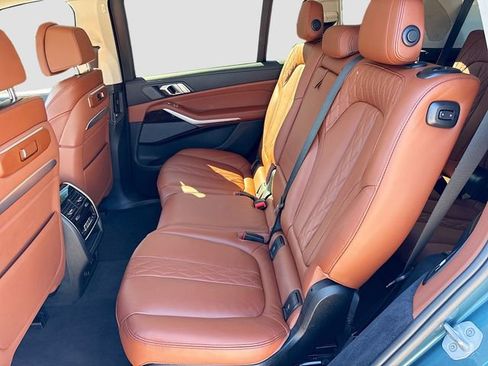 Used 2025 BMW X7 xDrive40i image 23
