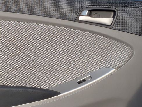 Used 2014 Hyundai Accent GS image 22