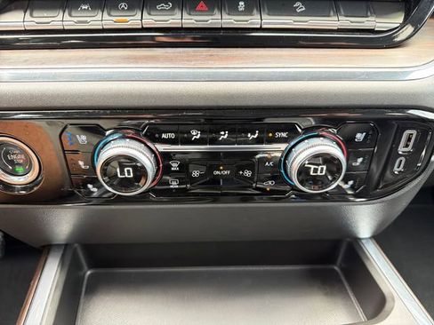 Used 2023 GMC Sierra 1500 SLT w/ SLT Premium Package AWD/4WD image 14