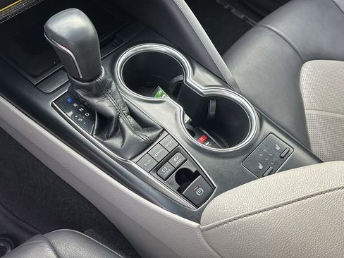 Used 2018 Toyota Camry XLE w/ Audio Package image 21