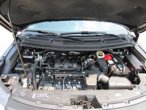 Used 2019 Ford Explorer XLT w/ Equipment Group 202A AWD/4WD image 34
