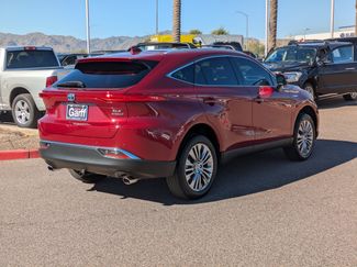 Used 2021 Toyota Venza XLE video 3