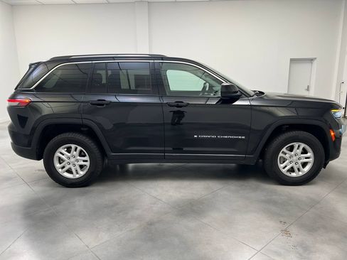 Used 2024 Jeep Grand Cherokee Laredo RWD image 10