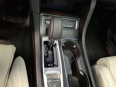 Certified 2025 Subaru Ascent Limited w/ Popular Package #2 image 17