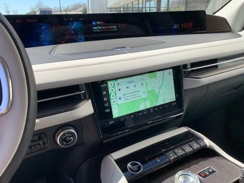 New 2026 Lincoln Navigator L Black Label AWD/4WD image 22
