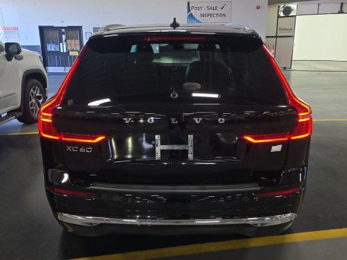 Used 2023 Volvo XC60 T8 Ultimate w/ Climate Package image 5
