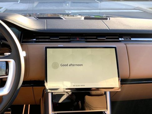 New 2026 Land Rover Range Rover SE image 6