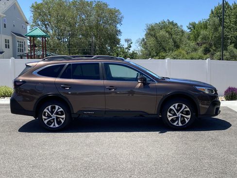 Used 2020 Subaru Outback Limited AWD/4WD image 7