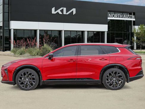 Used 2025 Toyota Crown Signia image 4