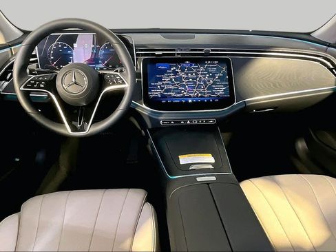 New 2026 Mercedes-Benz E 350 4MATIC Sedan image 7