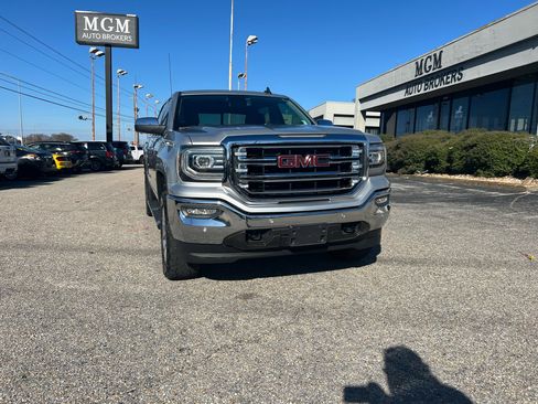 Used 2018 GMC Sierra 1500 SLT image 3