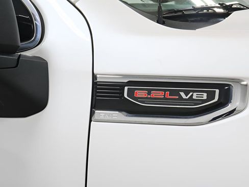 Used 2019 GMC Sierra 1500 SLT w/ SLT Premium Plus Package AWD/4WD image 32