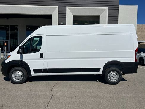 New 2026 RAM ProMaster 2500 w/ Convenience Group image 3