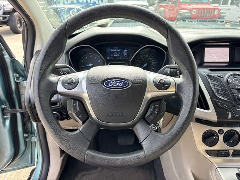 Used 2012 Ford Focus SE FWD image 18