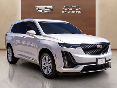 Used 2025 Cadillac XT6 Luxury FWD image 6