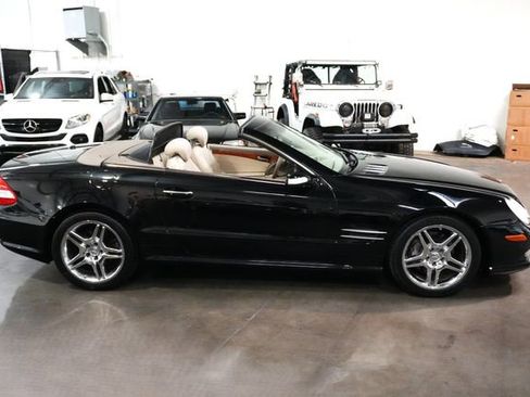 Used 2008 Mercedes-Benz SL 550 image 4