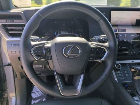 Used 2025 Lexus GX 550 AWD/4WD image 14
