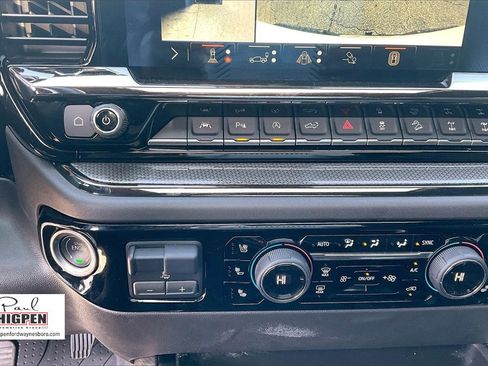 Used 2025 Chevrolet Silverado 1500 ZR2 w/ Technology Package image 31