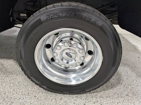 Used 2022 Ford F450 XLT w/ XLT Premium Package image 12