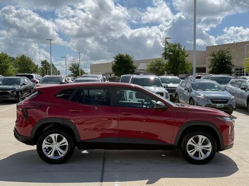 Used 2026 Chevrolet Trax LS FWD image 6