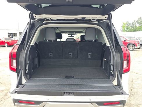 Used 2025 Ford Expedition Platinum AWD/4WD image 13