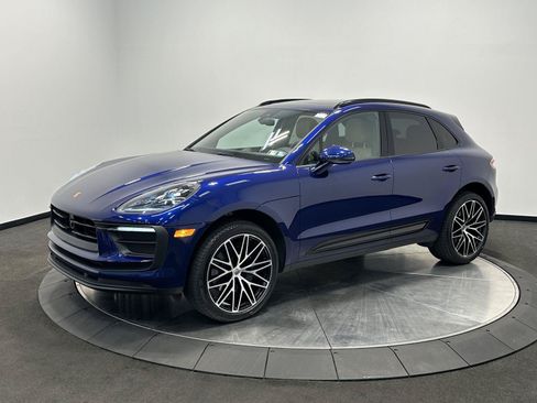 Certified 2026 Porsche Macan AWD/4WD image 1