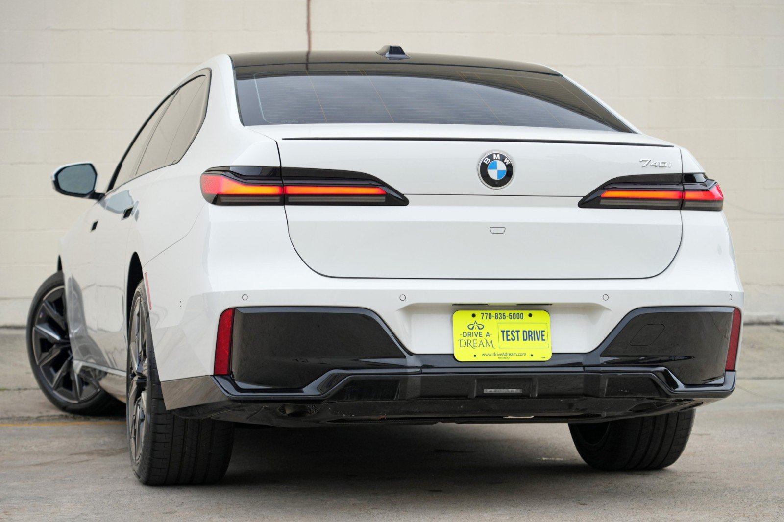 Used 2023 BMW 740i RWD image 6