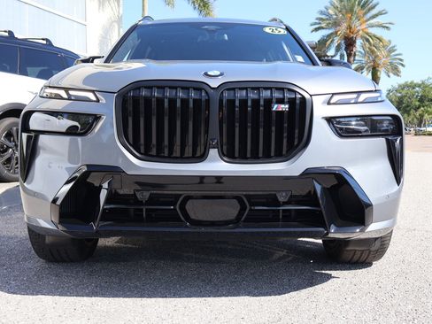 Used 2025 BMW X7 M60i w/ Climate Comfort Package AWD/4WD image 13