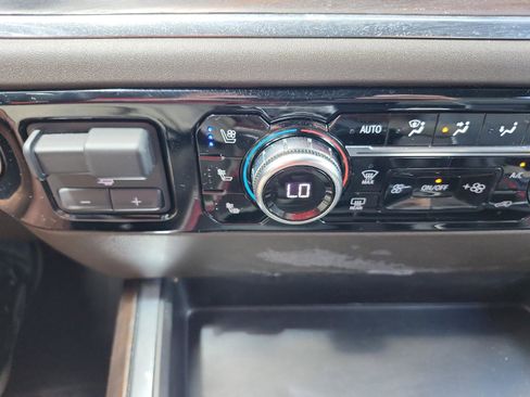 Certified 2024 GMC Sierra 1500 SLT w/ SLT Premium Plus Package AWD/4WD image 23