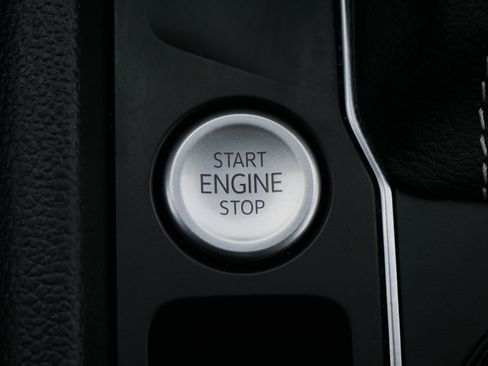 Certified 2023 Volkswagen Atlas Cross Sport SEL R-Line image 32